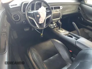 2014 Chevrolet Camaro LT z VIN 2G1FC1E37E9131877, wystawiony jako Copart lot #56491715 z przebiegiem 94 340 mil mil oraz Czysty tytuł • Clean title. Historia ofert i sprzedaży dostępna na DreamBid. Obrazek 8.