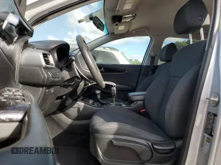 2020 Kia Sorento LX z VIN 5XYPG4A31LG633261, wystawiony jako Copart lot #82196714 z przebiegiem 214 220 mil mil oraz Szkoda całkowita • Salvage title. Historia ofert i sprzedaży dostępna na DreamBid. Obrazek 7.