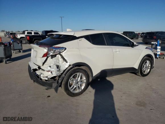 2020 Toyota C-HR LE with VIN JTNKHMBXXL1090982, listed as a Copart auction lot 50414995 with 32,669 mi miles and Salvage Title. Bid and sale history available at carsss.com. Image 3.