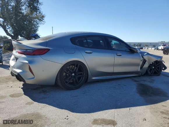 2020 BMW M8 with VIN WBSGV0C08LCE18915, listed as a Copart auction lot 87154704 with 0 mi miles and Salvage Title. Bid and sale history available at carsss.com. Image 3.