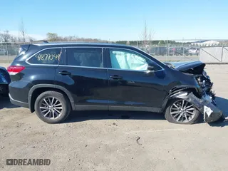2019 Toyota Highlander SE with VIN 5TDJZRFH0KS711578, listed as a IAAI auction lot 41877044 with 77,193 mi miles. Bid and sale history available at carsss.com. Image 13.
