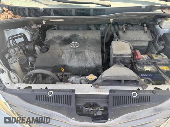 2011 Toyota Sienna XLE with VIN 5TDDK3DC3BS007297, listed as a Copart auction lot 55276405 with 208,274 mi miles and Clean Title. Bid and sale history available at DreamBid. Image 7.