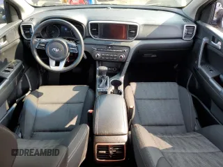 2020 Kia Sportage LX z VIN KNDPMCAC1L7670648, wystawiony jako Copart lot #59913015 z przebiegiem 78 279 mil mil oraz Czysty tytuł • Clean title. Historia ofert i sprzedaży dostępna na DreamBid. Obrazek 8.