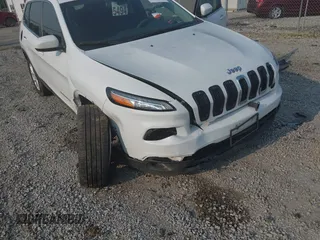 2018 Jeep Cherokee Latitude with VIN 1C4PJLCB3JD552189, listed as a IAAI auction lot 42350120 with 135,627 mi miles and . Bid and sale history available at DreamBid. Image 6.