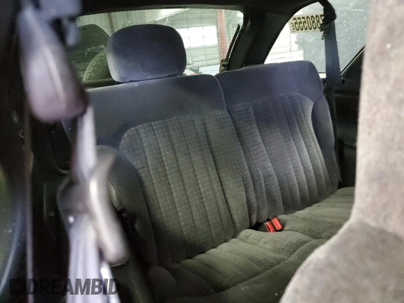 2000 Chevrolet Blazer LS z VIN 1GNCT18WXYK132399, wystawiony jako Copart lot #87880555 z przebiegiem 89 350 mil mil oraz Czysty tytuł • Clean title. Historia ofert i sprzedaży dostępna na DreamBid. Obrazek 11.