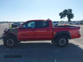 2021 Toyota Tacoma SR z VIN 5TFCZ5AN8MX247421, wystawiony jako IAAI lot #42147910 z przebiegiem 94 467 mil mil oraz . Historia ofert i sprzedaży dostępna na DreamBid. Obrazek 15.