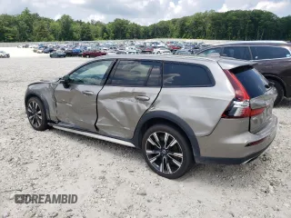 2020 Volvo V60 z VIN YV4102WK8L1036653, wystawiony jako Copart lot #61437033 z przebiegiem 35 446 mil mil oraz . Historia ofert i sprzedaży dostępna na DreamBid. Obrazek 2.