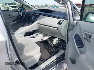 2015 Toyota Prius Four with VIN JTDKN3DU8F0450285, listed as a IAAI auction lot 41932739 with 213,675 mi miles. Bid and sale history available at carsss.com. Image 5.