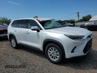 2024 Toyota Highlander Hybrid XLE z VIN 5TDACAB52RS028855, wystawiony jako Copart lot #56108855 z przebiegiem 4630 mil mil oraz Szkoda całkowita • Salvage title. Historia ofert i sprzedaży dostępna na DreamBid. Obrazek 4.