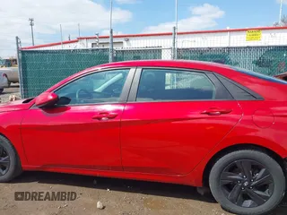 2021 Hyundai Elantra SEL z VIN 5NPLM4AG1MH022716, wystawiony jako IAAI lot #41930285 z przebiegiem 53 294 mil mil oraz . Historia ofert i sprzedaży dostępna na DreamBid. Obrazek 14.