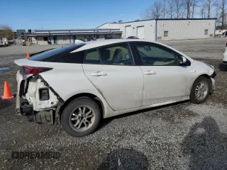 2016 Toyota Prius Two with VIN JTDKBRFUXG3021593, listed as a Copart auction lot 46394485 with 233,187 mi miles and Salvage Title. Bid and sale history available at DreamBid. Image 3.
