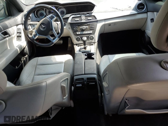 2014 Mercedes-Benz C 250 Sport with VIN WDDGF4HB1EG239197, listed as a Copart auction lot 60132695 with 88,813 mi miles and Clean title. Bid and sale history available at DreamBid. Image 8.