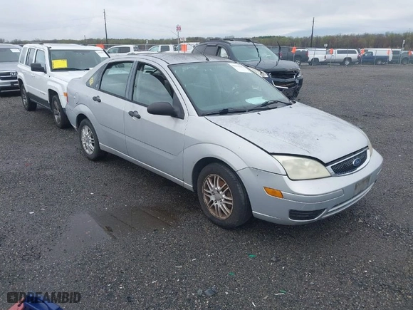 2007 Ford Focus S with VIN 1FAHP34N47W261179, listed as a IAAI auction lot 41931042 with 216,400 mi miles. Bid and sale history available at carsss.com. Image 1.