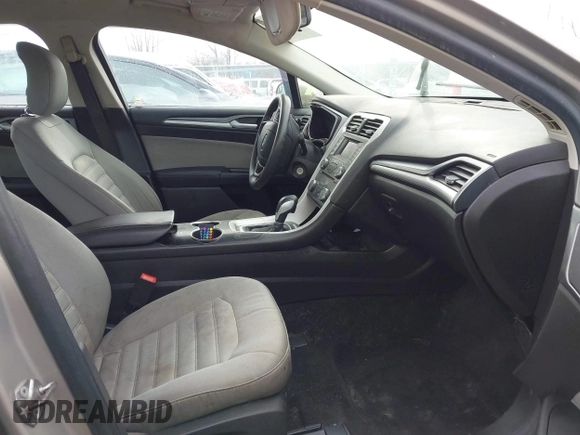 2015 Ford Fusion S Hybrid with VIN 3FA6P0UU4FR111409, listed as a IAAI auction lot 41447316 with 150,068 mi miles. Bid and sale history available at carsss.com. Image 5.