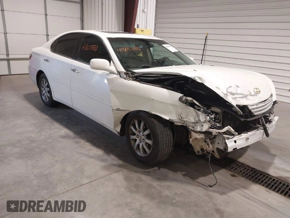 2002 Lexus ES 300 with VIN JTHBF30G825014674, listed as a IAAI auction lot 41805330 with 228,888 mi miles. Bid and sale history available at carsss.com. Image 1.