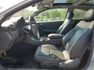 2004 Mercedes-Benz C 230 Kompressor z VIN WDBRN40J94A548568, wystawiony jako Copart lot #62208055 z przebiegiem 68 437 mil mil oraz Szkoda całkowita • Salvage title. Historia ofert i sprzedaży dostępna na DreamBid. Obrazek 7.
