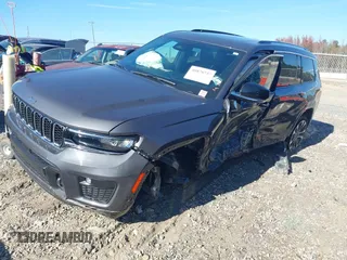 2022 Jeep Grand Cherokee Overland z VIN 1C4RJJDG6N8570854, wystawiony jako IAAI lot #40878737 z przebiegiem 19 947 mil mil oraz . Historia ofert i sprzedaży dostępna na DreamBid. Obrazek 20.