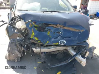 2004 Toyota Prius z VIN JTDKB20U540052764, wystawiony jako IAAI lot #38842061 z przebiegiem 299 999 mil mil oraz . Historia ofert i sprzedaży dostępna na DreamBid. Obrazek 6.