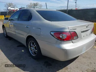 2004 Lexus ES 330 with VIN JTHBA30GX45038962, listed as a IAAI auction lot 41928613 with 301,057 mi miles. Bid and sale history available at carsss.com. Image 3.