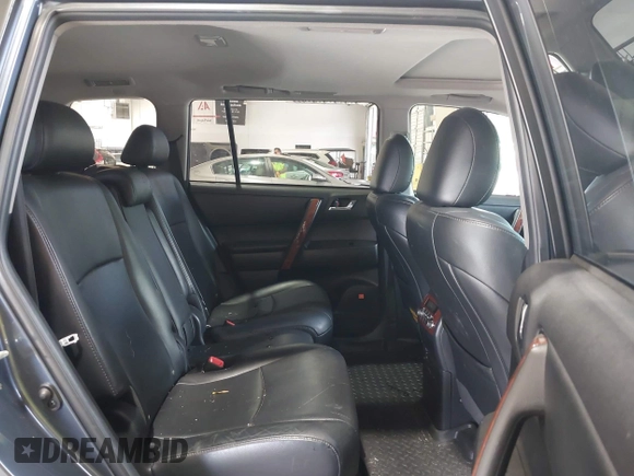 2011 Toyota Highlander Limited with VIN 5TDYK3EH8BS026066, listed as a IAAI auction lot 42646319 with 118,317 mi miles and . Bid and sale history available at DreamBid. Image 8.