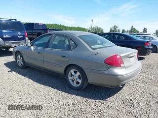 2001 Ford Taurus SES with VIN 1FAFP55S61G285069, listed as a IAAI auction lot 42182421 with 187,928 mi miles and . Bid and sale history available at carsss.com. Image 3.