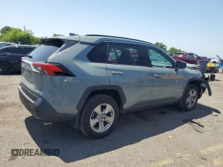 2020 Toyota RAV4 XLE with VIN 2T3P1RFV1LW096482, listed as a Copart auction lot 61797065 with 47,406 mi miles and Salvage title. Bid and sale history available at DreamBid. Image 3.