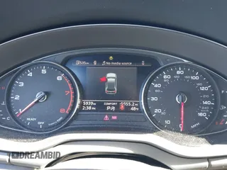 2024 Audi Q5 Premium z VIN WA1ABAFY2R2013670, wystawiony jako IAAI lot #41134099 z przebiegiem 5 940 mil mil oraz . Historia ofert i sprzedaży dostępna na DreamBid. Obrazek 7.
