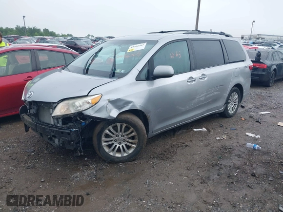 2015 Toyota Sienna XLE с VIN 5TDYK3DC3FS579087, выставлен на аукционе IAAI как лот 42456365 с пробегом 127 350 миль миль и . История ставок и продаж доступна на DreamBid. Изображение 17.