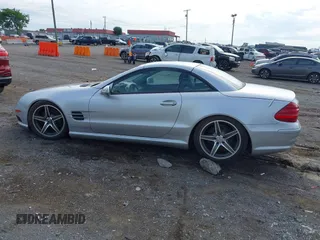 2003 Mercedes-Benz SL 500 z VIN WDBSK75F93F027609, wystawiony jako IAAI lot #42386934 z przebiegiem Nie podano mil oraz . Historia ofert i sprzedaży dostępna na DreamBid. Obrazek 13.