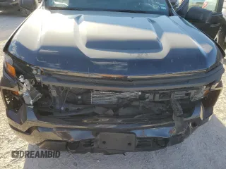 2022 Chevrolet Silverado 1500 Custom with VIN 1GCPABEK7NZ633597, listed as a Copart auction lot 77459134 with 31,487 mi miles and Salvage Title. Bid and sale history available at DreamBid. Image 11.
