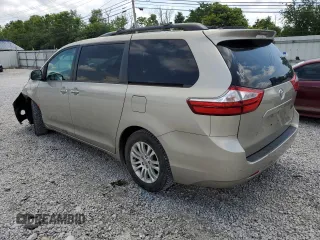 2017 Toyota Sienna XLE Auto Access Seat z VIN 5TDYZ3DC3HS864516, wystawiony jako Copart lot #61470965 z przebiegiem 110 596 mil mil oraz Szkoda całkowita • Salvage title. Historia ofert i sprzedaży dostępna na DreamBid. Obrazek 2.