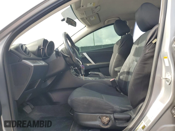 2011 Mazda 3 S Sport z VIN JM1BL1K5XB1423289, wystawiony jako Copart lot #60284015 z przebiegiem 159 230 mil mil oraz Czysty tytuł • Clean title. Historia ofert i sprzedaży dostępna na DreamBid. Obrazek 7.