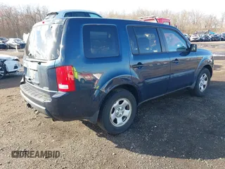 2011 Honda Pilot LX with VIN 5FNYF4H28BB089206, listed as a IAAI auction lot 41852945 with 62,116 mi miles. Bid and sale history available at carsss.com. Image 4.