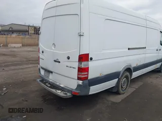 2014 Mercedes-Benz Sprinter Cargo EXT with VIN WD3PE8DC4E5874522, listed as a IAAI auction lot 41846086 with 347,045 mi miles. Bid and sale history available at carsss.com. Image 4.