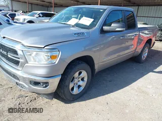 2020 Ram 1500 Big Horn z VIN 1C6SRFBT2LN200059, wystawiony jako IAAI lot #41987816 z przebiegiem 107 675 mil mil oraz . Historia ofert i sprzedaży dostępna na DreamBid. Obrazek 23.