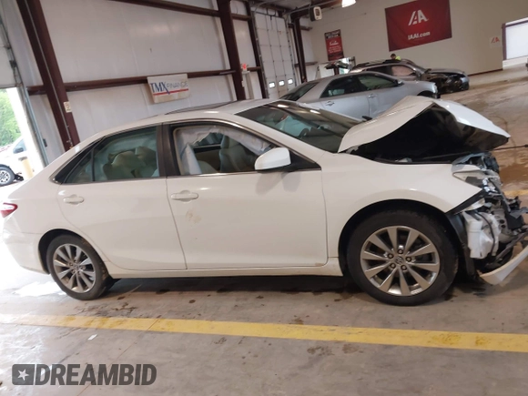 2015 Toyota Camry XLE z VIN 4T1BF1FK5FU951569, wystawiony jako IAAI lot #42237607 z przebiegiem 188 632 mil mil oraz . Historia ofert i sprzedaży dostępna na DreamBid. Obrazek 12.