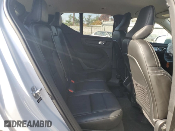 2022 Volvo XC40 Momentum with VIN YV4AC2HK2N2726416, listed as a Copart auction lot 77426764 with 84,997 mi miles and Salvage title. Bid and sale history available at DreamBid. Image 11.
