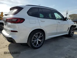 2022 BMW X5 sDrive40i with VIN 5UXCR4C0XN9N25946, listed as a Copart auction lot 45899015 with 34,286 mi miles and Salvage Title. Bid and sale history available at carsss.com. Image 3.