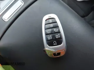 2023 Hyundai Santa Fe Calligraphy z VIN 5NMS54AL2PH607408, wystawiony jako IAAI lot #42094479 z przebiegiem 28 525 mil mil oraz . Historia ofert i sprzedaży dostępna na DreamBid. Obrazek 11.