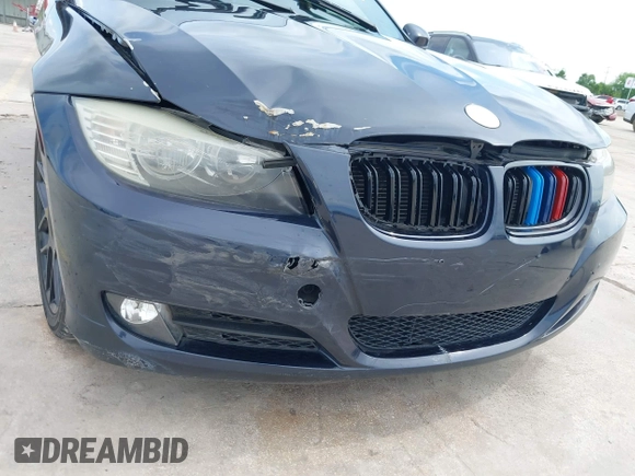 2009 BMW 3 Series 328i with VIN WBAPH77579NM31725, listed as a IAAI auction lot 41901344 with 143,905 mi miles. Bid and sale history available at carsss.com. Image 6.