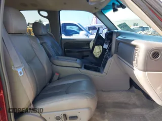 2003 Chevrolet Tahoe LS with VIN 1GNEC13T53R131019, listed as a IAAI auction lot 39673270 with 222,521 mi miles. Bid and sale history available at carsss.com. Image 5.
