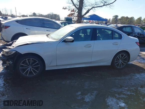 2020 BMW 3 Series 330i xDrive with VIN 3MW5R7J08L8B24124, listed as a IAAI auction lot 41375124 with 90,989 mi miles. Bid and sale history available at carsss.com. Image 15.
