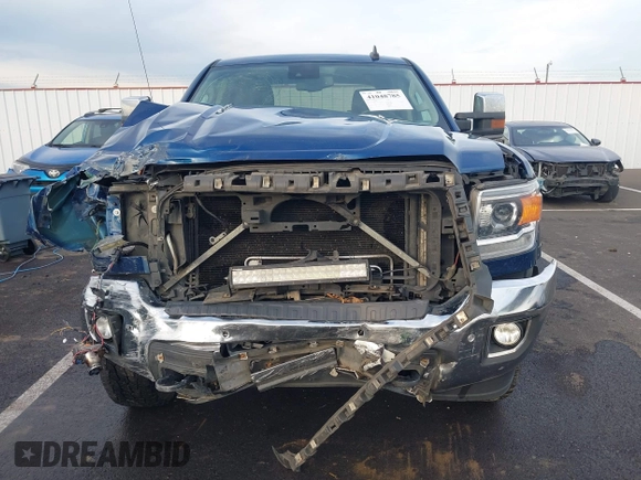 2015 GMC Sierra 2500HD SLT z VIN 1GT12ZE84FF574009, wystawiony jako IAAI lot #41048785 z przebiegiem 167 845 mil mil oraz . Historia ofert i sprzedaży dostępna na DreamBid. Obrazek 13.