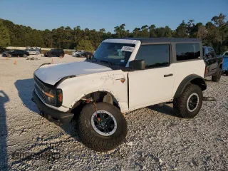 2023 Ford Bronco with VIN 1FMDE5CP6PLB70070, listed as a Copart auction lot 73353684 with 6,810 mi miles and Clean Title. Bid and sale history available at carsss.com. Image 1.
