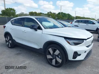2024 Volvo C40 Plus с VIN YV4ER3GL0R2104189, выставлен на аукционе IAAI как лот 42113357 с пробегом 8 686 миль миль и . История ставок и продаж доступна на DreamBid. Изображение 1.