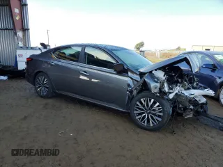 2025 Nissan Altima SV with VIN 1N4BL4DVXSN320757, listed as a Copart auction lot 85480634 with 2,615 mi miles and Salvage Title. Bid and sale history available at DreamBid. Image 4.