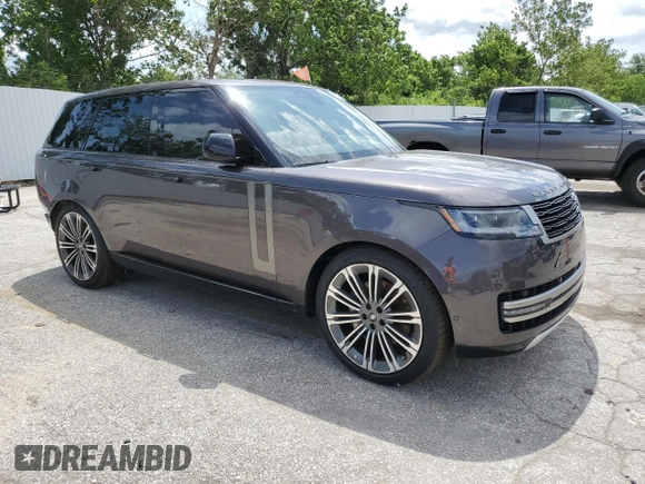 2024 Land Rover Range Rover SE with VIN SALKP9FUXRA203643, listed as a Copart auction lot 59896815 with 39,806 mi miles and Salvage title. Bid and sale history available at DreamBid. Image 4.