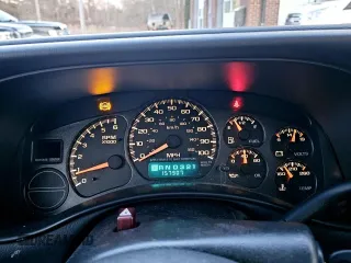 2002 Chevrolet Avalanche with VIN 3GNEK13T626206061, listed as a Copart auction lot 56700975 with 157,907 mi miles and Clean Title. Bid and sale history available at DreamBid. Image 8.