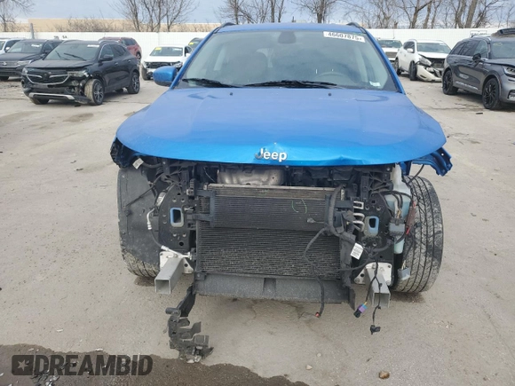 2018 Jeep Compass Altitude z VIN 3C4NJDBB0JT403313, wystawiony jako Copart lot #46607875 z przebiegiem 101 581 mil mil oraz Szkoda całkowita • Salvage title. Historia ofert i sprzedaży dostępna na DreamBid. Obrazek 5.