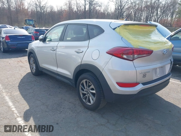 2018 Hyundai Tucson SE z VIN KM8J2CA44JU644303, wystawiony jako IAAI lot #42059326 z przebiegiem 67 873 mil mil oraz . Historia ofert i sprzedaży dostępna na DreamBid. Obrazek 3.